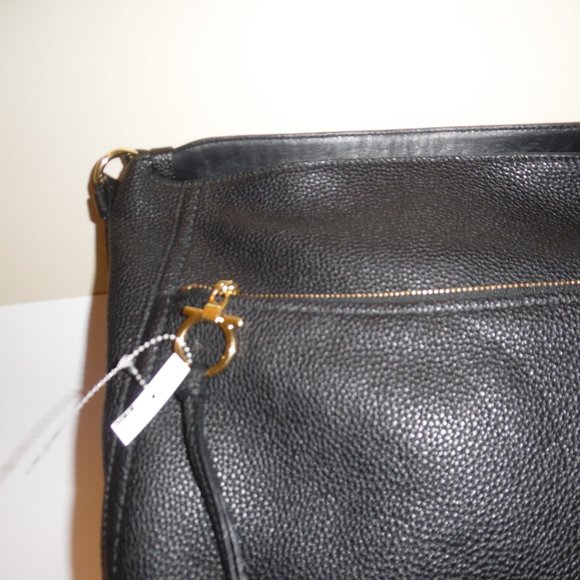SOLD Salvatore Ferragamo Ally Pebble Leather Purse - Picture 3 of 8
